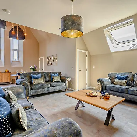 3 Bed In Newquay 90068 *